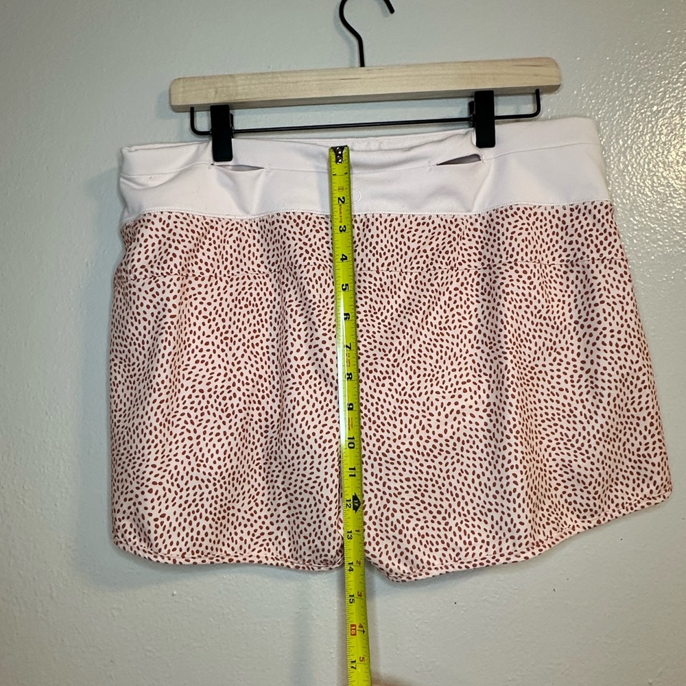 CALIA by Carrie Underwood Pink and White Athletic Shorts